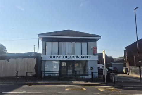 Studio, in 36 Huddersfield Road, £230,000