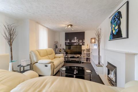1 bed property, in The New Alexandra Court, £68,950