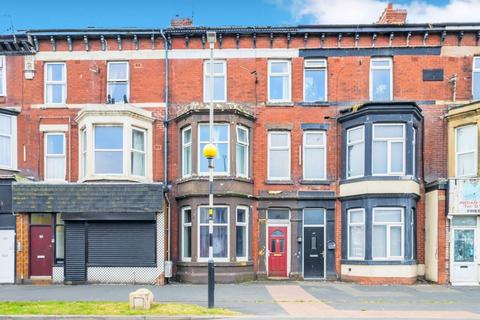 5 bed property, in 159 Central Drive, £45,000