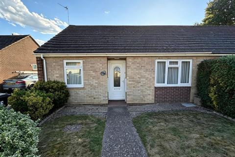 2 bed property, in Bailey Lane, £250,000