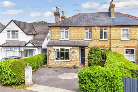 3 bed property, in Harrow Road, £650,000