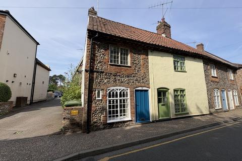 1 bed property, in 18 Station Road, £160,000