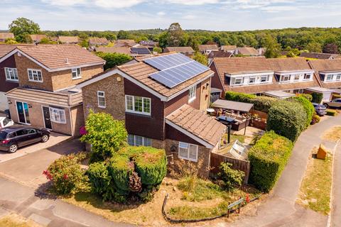 4 bed property, in Burleigh Way, £639,950