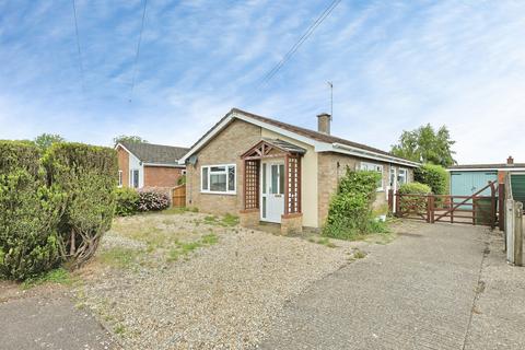 3 bed property, in Meadow Close, £200,000