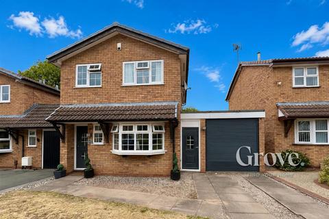4 bed property, in Meadowcroft, £475,000