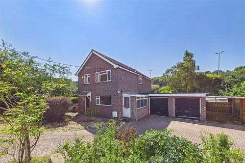 4 bed property, in Walton Road, £545,000
