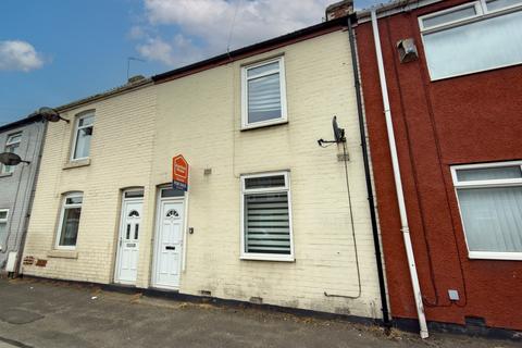 2 bed property, in 4 Smiths Terrace Easington Lane, £40,000