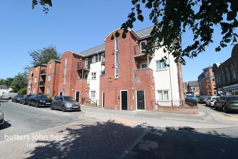2 bed property, in Salisbury Street, £90,000