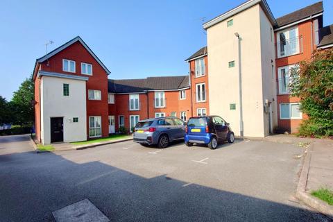 2 bed property, in Woodbank View, £45,000