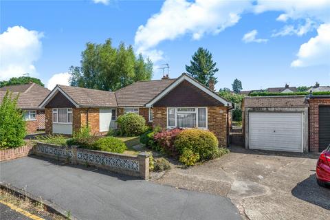 3 bed property, in Brookwood, £470,000