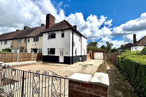 3 bed property, in Chaucer Drive, £235,000