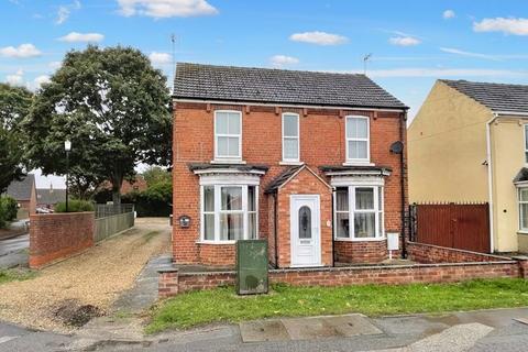 3 bed property, in Station Road, £299,950