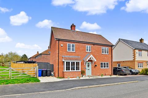 4 bed property, in Hutton Way, £420,000
