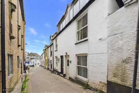 3 bed property, in Church Place, £450,000