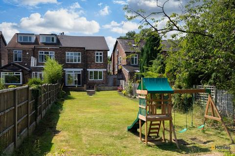 4 bed property, in Park Road, £699,950