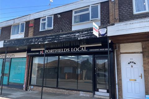 2 bed property, in Portfields Road, £250,000