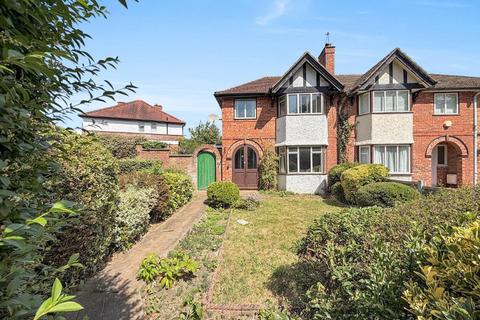 3 bed property, in Selsdon, £500,000