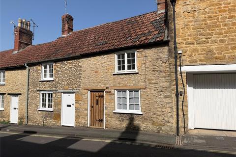 2 bed property, in Hound Street, £250,000
