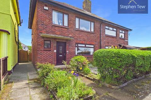 3 bed property, in Linfield Terrace, £120,000
