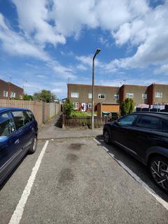 2 bed property, in Wolverhampton Road, £199,950