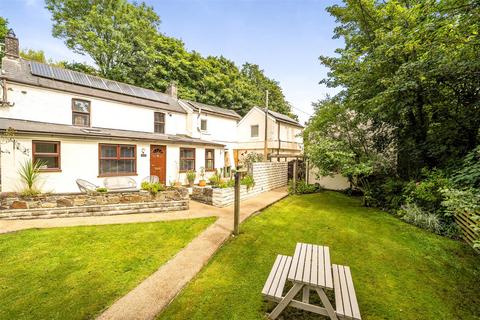 8 bed property, in Banns Road, £890,000
