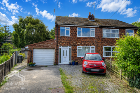 4 bed property, in Bleasdale Road, £325,000
