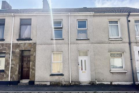 3 bed property, in Long Row, £132,000
