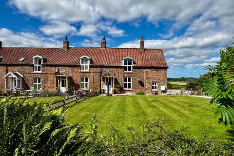 3 bed property, in 9 The Green, £325,000