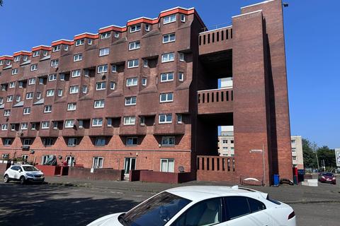 1 bed property, in 16 Raglan Street, £75,000