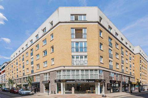 1 bed property, in Plumbers Row, £265,000