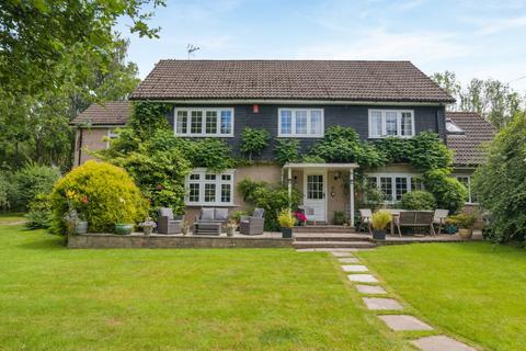4 bed property, in Llantrisant, £750,000