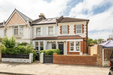 3 bed property, in Ranelagh Road, £900,000