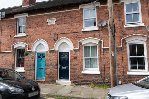2 bed property, in Rea Street, £167,000