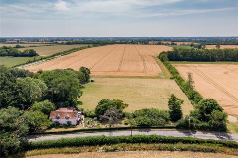 4 bed property, in The Green, £425,000
