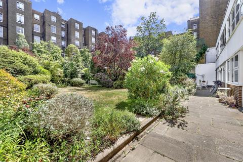 3 bed property, in Linden Gardens, £965,000