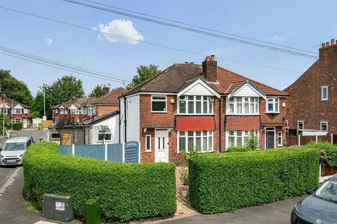 3 bed property, in Bloomsbury Lane, £525,000