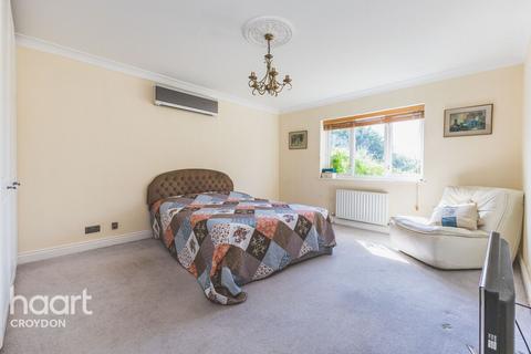 5 bed property, in Marshall Close, £1,000,000