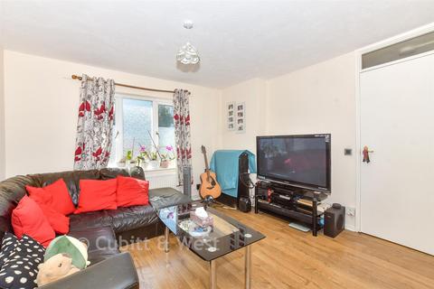 3 bed property, in Osborne Crescent, £290,000