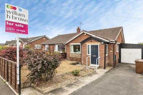 2 bed property, in Nunns Lane, £190,000