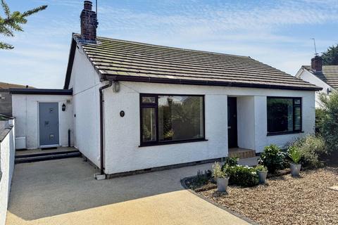 2 bed property, in Pen Lan, £210,000