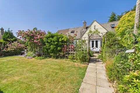 4 bed property, in Cirencester Road, £900,000