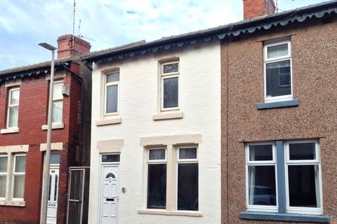 2 bed property, in 41 Caroline Street, £20,000