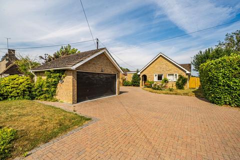 6 bed property, in The Street, £775,000