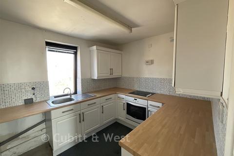 1 bed property, in Balcombe Road, £125,000
