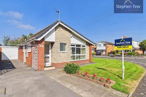 2 bed property, in Riverside Drive, £170,000