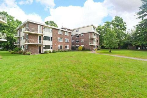 3 bed property, in Bramley Hyrst, £350,000