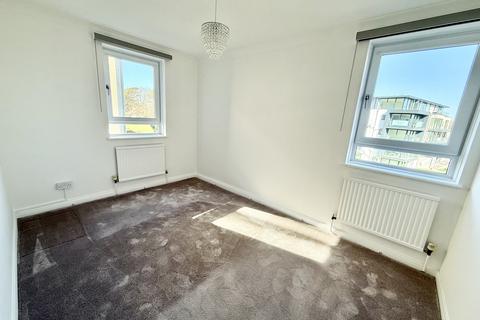 3 bed property, in Boscombe Cliff Road, £275,000