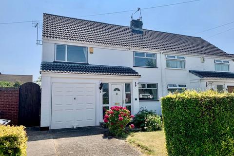 3 bed property, in Arborn Drive, £240,000