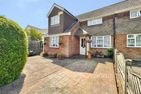 3 bed property, in Caves Farm Close, £440,000