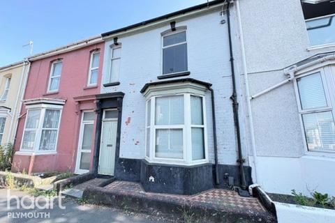3 bed property, in Embankment Road, £170,000